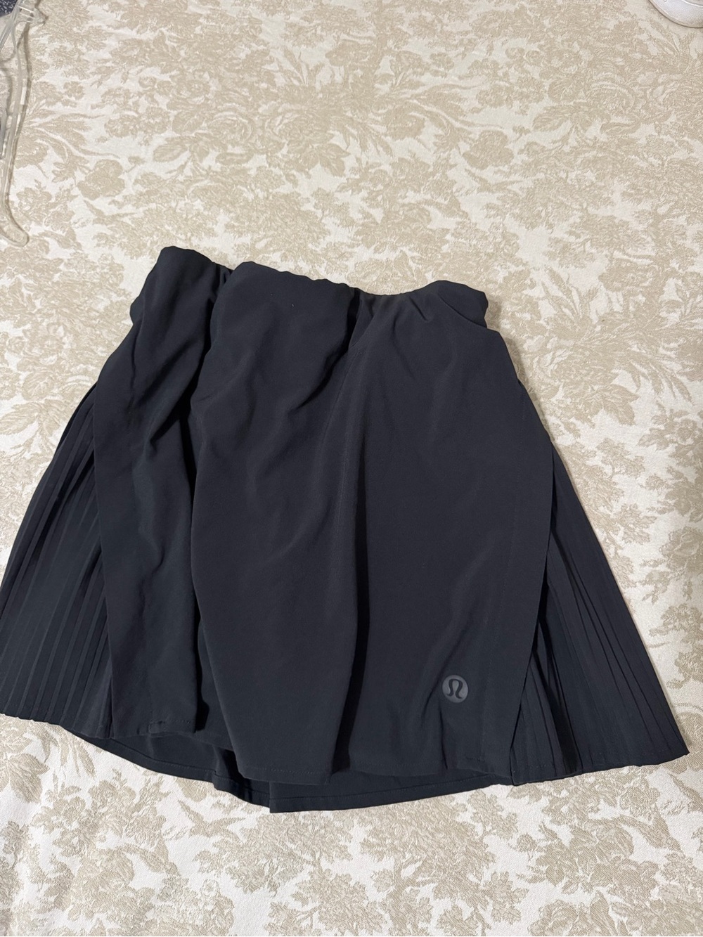lululemon athletica Black Circle Skater Skirt with Pleated Sides